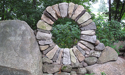 Through the garden gate — The beauty of dry stacked stone walls